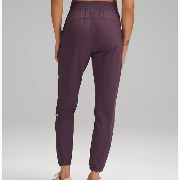 Lululemon High-Rise Jogger Full Length - Picture 2 of 5